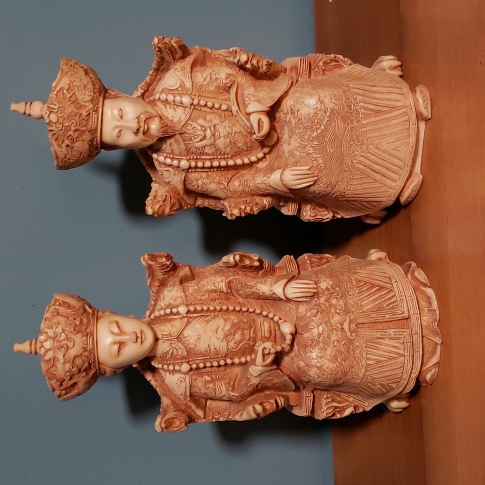 Asian Mantel Set